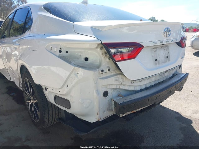 4T1G11AKXNU671074 Toyota CAMRY SE