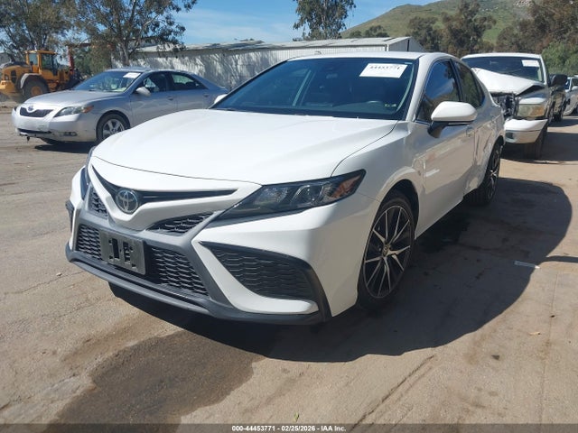 4T1G11AKXNU671074 Toyota CAMRY SE