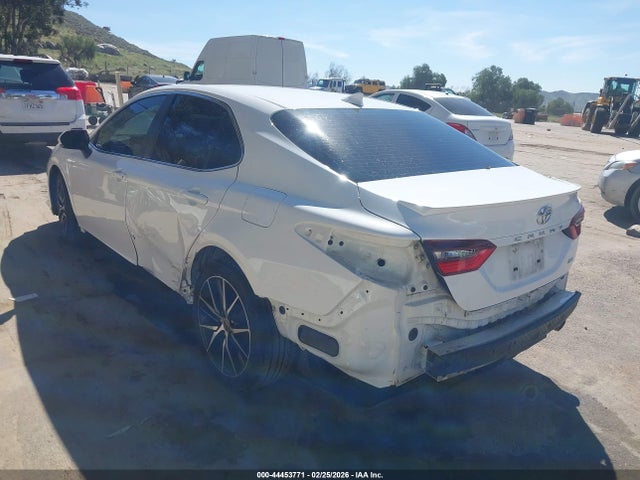 4T1G11AKXNU671074 Toyota CAMRY SE