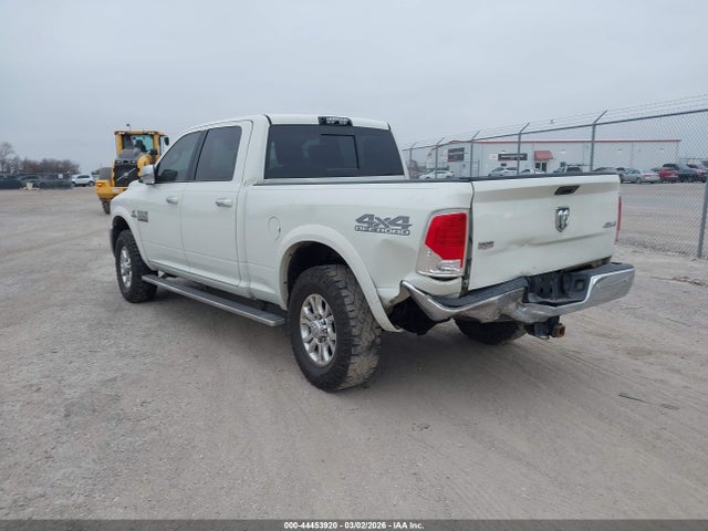 2017 RAM 2500 3C6UR5FL5HG720401 Photo 2