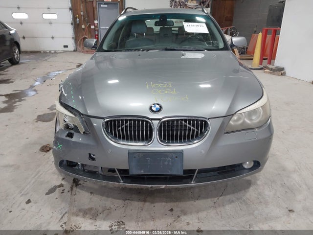 2006 Bmw 530xit მანქანა იყიდება აუქციონზე, vin: WBANN73586CN03500, აუქციონის ნომერი: 44454016