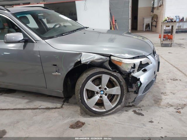2006 Bmw 530xit მანქანა იყიდება აუქციონზე, vin: WBANN73586CN03500, აუქციონის ნომერი: 44454016