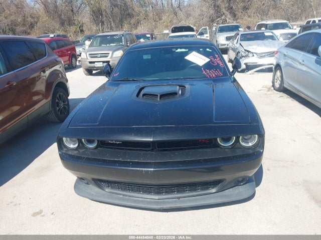 2C3CDZFJ7GH299857 Dodge Challenger 392 Hemi Scat Pack Shaker