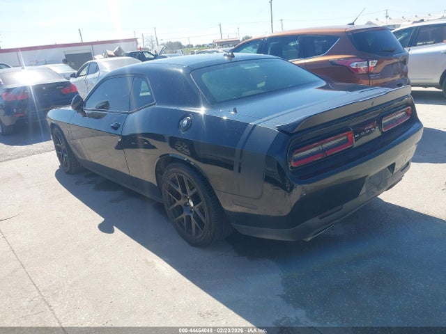 2C3CDZFJ7GH299857 Dodge Challenger 392 Hemi Scat Pack Shaker