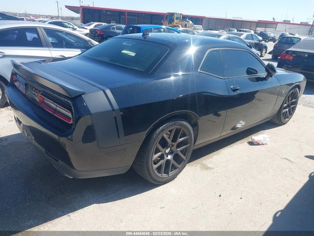 2C3CDZFJ7GH299857 Dodge Challenger 392 Hemi Scat Pack Shaker