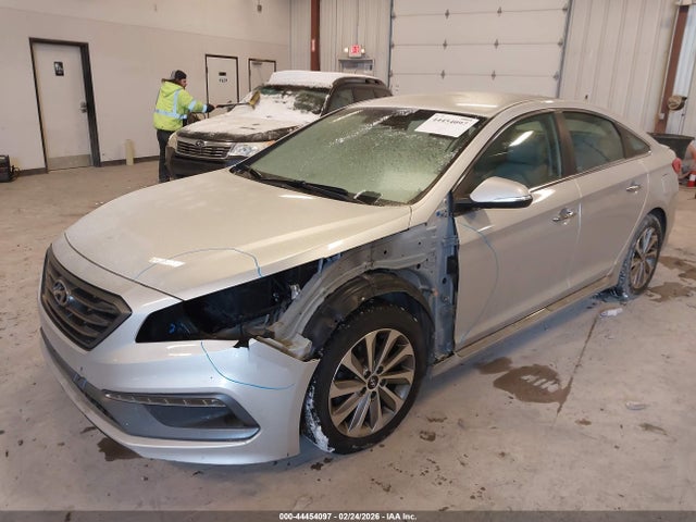 2015 Hyundai Sonata Sport მანქანა იყიდება აუქციონზე, vin: 5NPE34AF7FH118002, აუქციონის ნომერი: 44454097