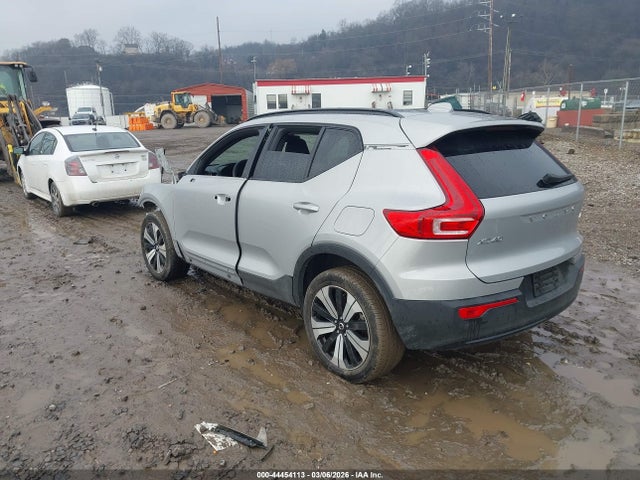 2023 VOLVO XC40 RECHARGE PURE ELECTRIC YV4ED3UL5P2036357 Photo 2
