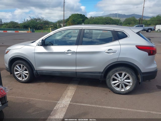 JN1BJ1CP8HW018021 Nissan Rogue Sport S