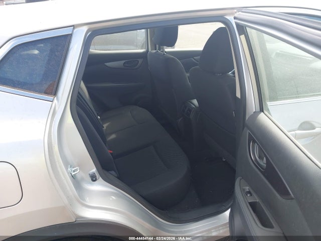 JN1BJ1CP8HW018021 Nissan Rogue Sport S