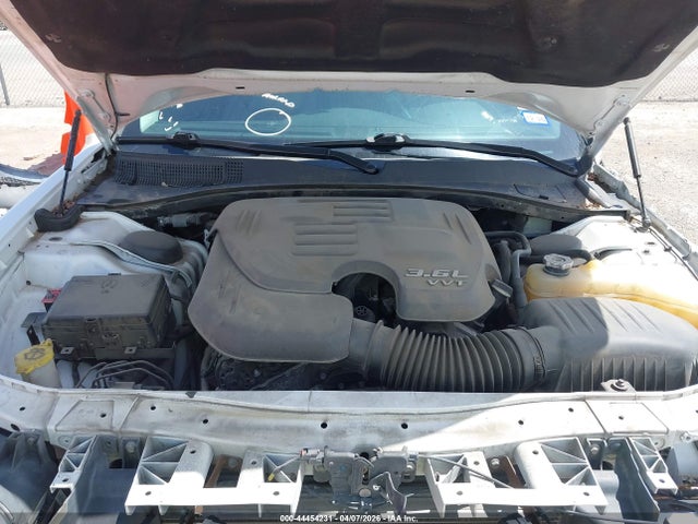 Продажа на аукционе авто 2017 Chrysler 300c, vin: 2C3CCAEG7HH586742, номер лота: 44454231