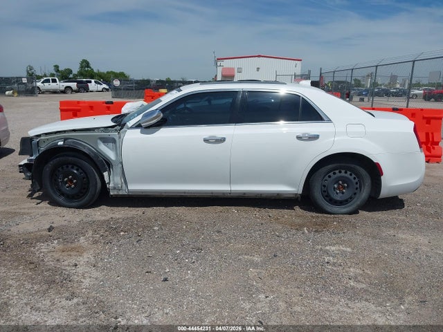 Продажа на аукционе авто 2017 Chrysler 300c, vin: 2C3CCAEG7HH586742, номер лота: 44454231