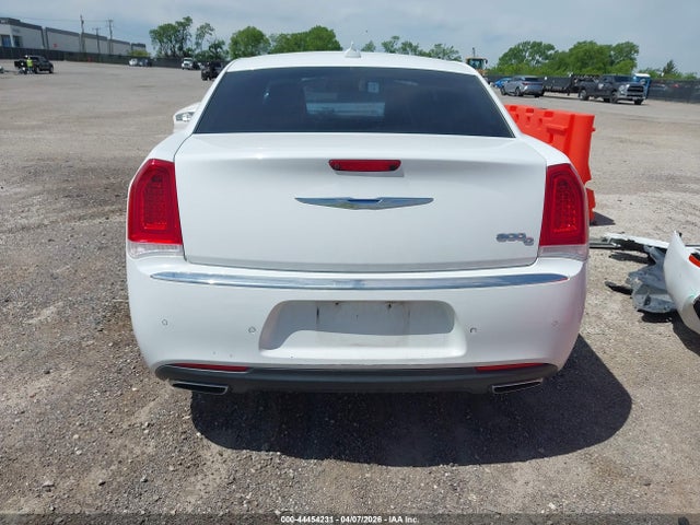 Продажа на аукционе авто 2017 Chrysler 300c, vin: 2C3CCAEG7HH586742, номер лота: 44454231
