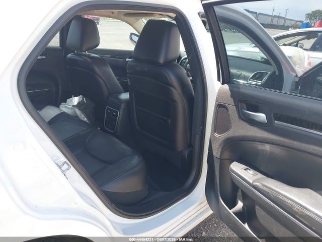 Продажа на аукционе авто 2017 Chrysler 300c, vin: 2C3CCAEG7HH586742, номер лота: 44454231