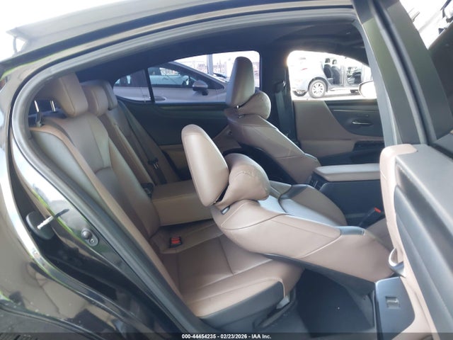 2023 Lexus Es 300h მანქანა იყიდება აუქციონზე, vin: 58ADA1C17PU030452, აუქციონის ნომერი: 44454235