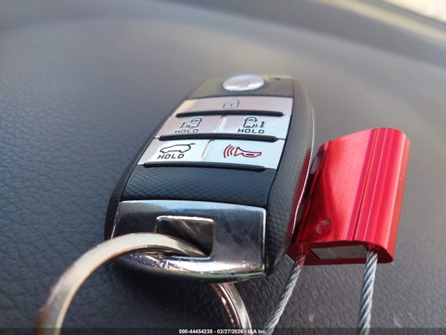 KNDMB5C17H6251295 KIA SEDONA LX