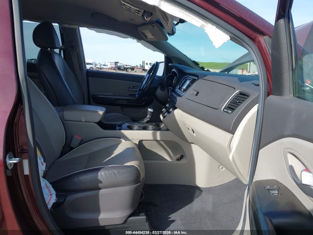 KNDMB5C17H6251295 KIA SEDONA LX