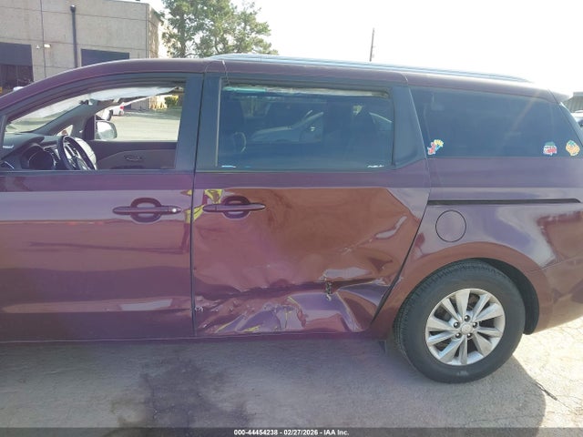 KNDMB5C17H6251295 KIA SEDONA LX