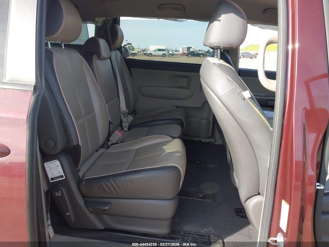 KNDMB5C17H6251295 KIA SEDONA LX