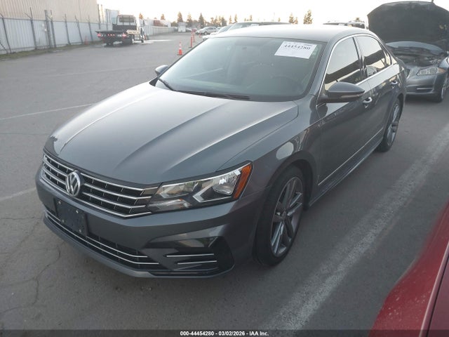 1VWAT7A38GC065195 Volkswagen Passat 1.8t R-line