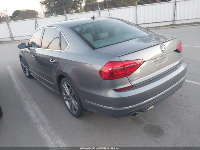 1VWAT7A38GC065195 Volkswagen Passat 1.8t R-line