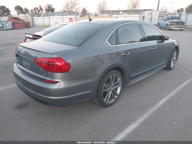 1VWAT7A38GC065195 Volkswagen Passat 1.8t R-line