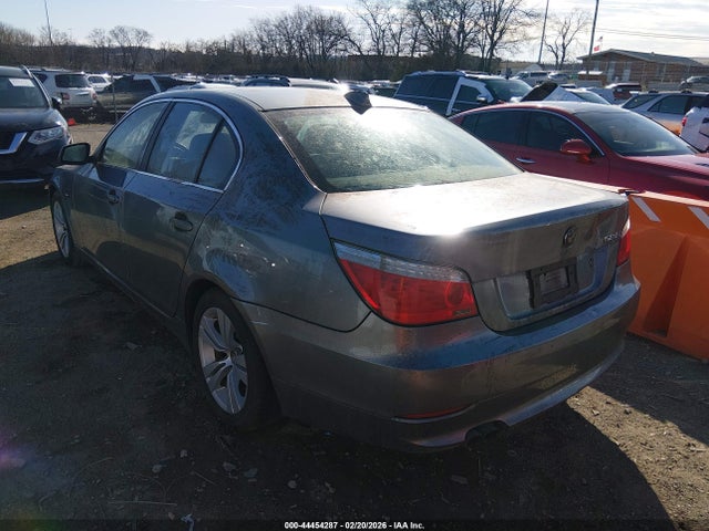 2010 BMW 528I WBANU5C54AC365471 Photo 2