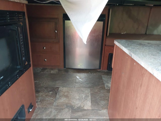 4X4CFSW19GD176226 Forest River Flagstaff