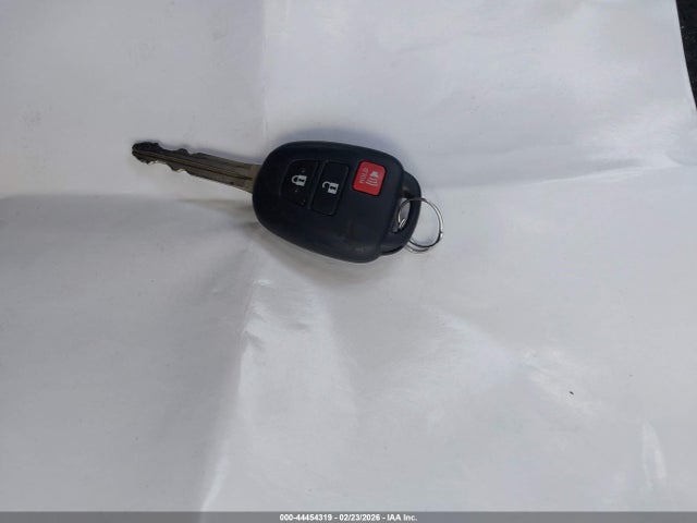 Toyota Prius C One 2015 JTDKDTB35F1101012 Image 11