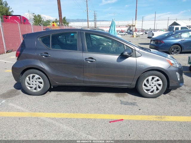 Toyota Prius C One 2015 JTDKDTB35F1101012 Image 13