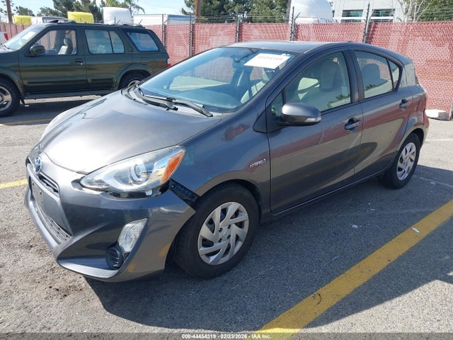 Toyota Prius C One 2015 JTDKDTB35F1101012 Image 2