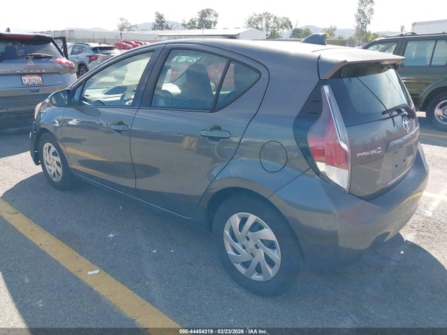 Toyota Prius C One 2015 JTDKDTB35F1101012 Image 3