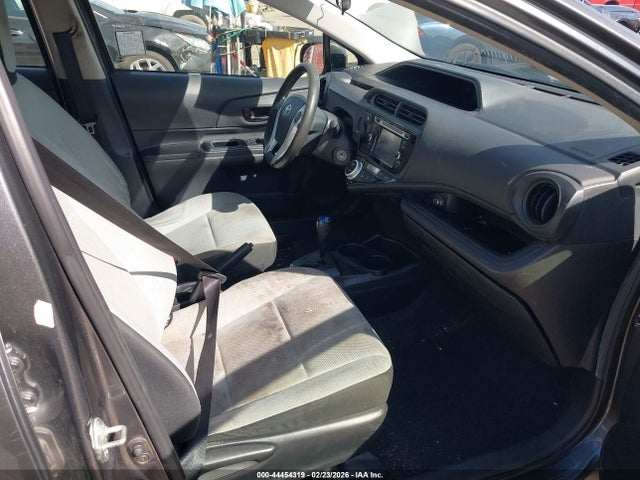 Toyota Prius C One 2015 JTDKDTB35F1101012 Image 5
