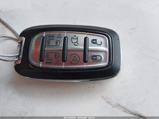 Chrysler Pacifica Hybrid Touring L 2023 2C4RC1L78PR626442 Image 11