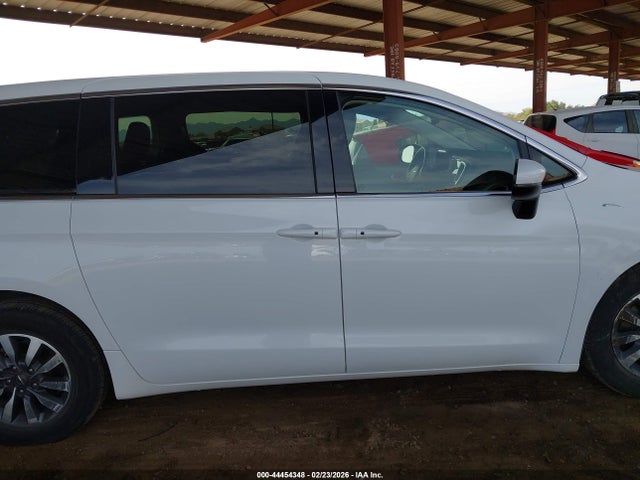 Chrysler Pacifica Hybrid Touring L 2023 2C4RC1L78PR626442 Image 14