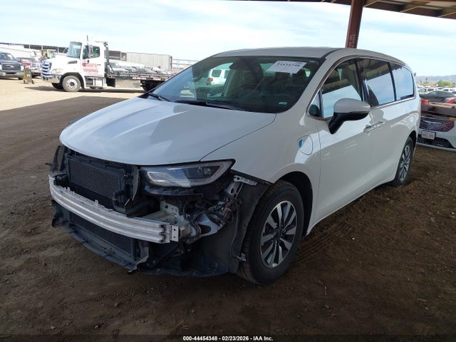 Chrysler Pacifica Hybrid Touring L 2023 2C4RC1L78PR626442 Image 2