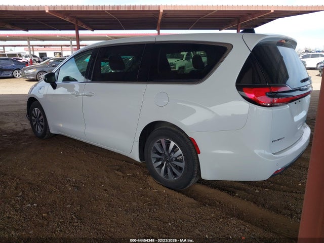 Chrysler Pacifica Hybrid Touring L 2023 2C4RC1L78PR626442 Image 3
