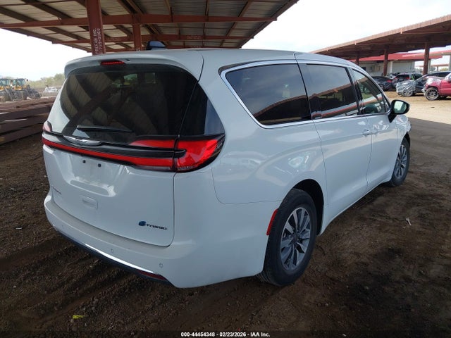 Chrysler Pacifica Hybrid Touring L 2023 2C4RC1L78PR626442 Image 4