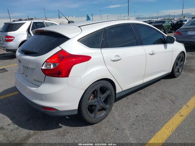 Ford Focus Titanium 2014 1FADP3N20EL281950 Image 4
