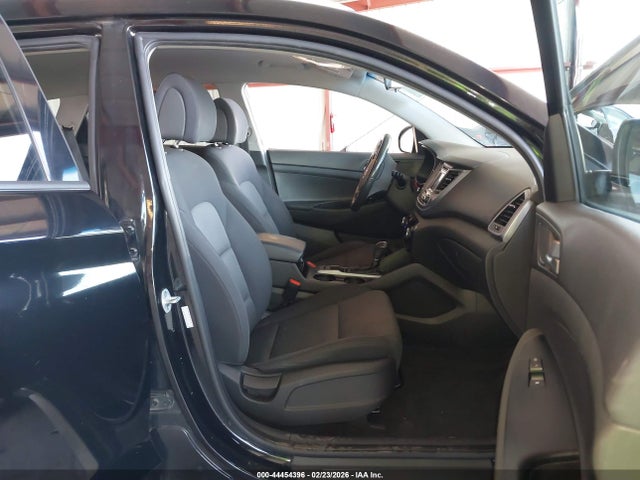 KM8J33A2XHU514712 Hyundai Tucson Sport