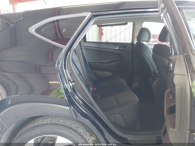 KM8J33A2XHU514712 Hyundai Tucson Sport