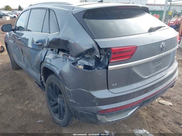 2021 VOLKSWAGEN ATLAS CROSS SPORT 1V2KC2CA5MC237778 Photo 2