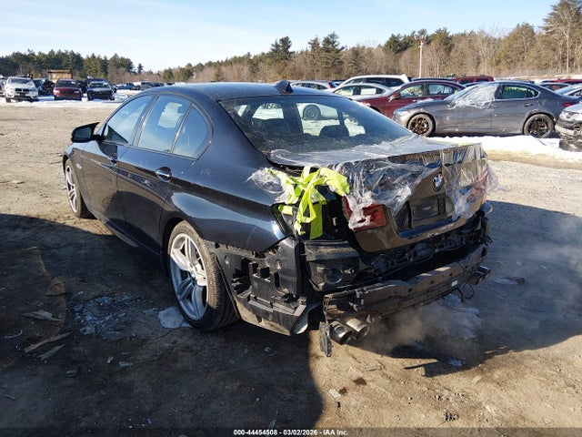 2016 BMW 550I WBAKP9C5XGD981020 Photo 2