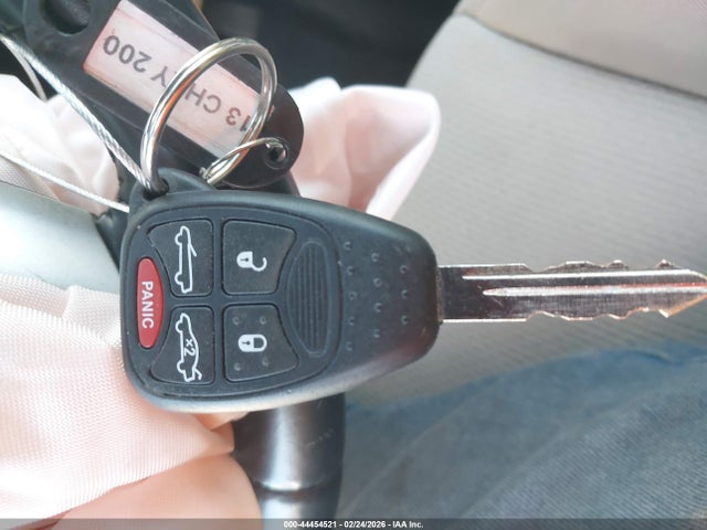 Продажа на аукционе авто 2013 Chrysler 200 Touring, vin: 1C3BCBEB5DN511979, номер лота: 44454521