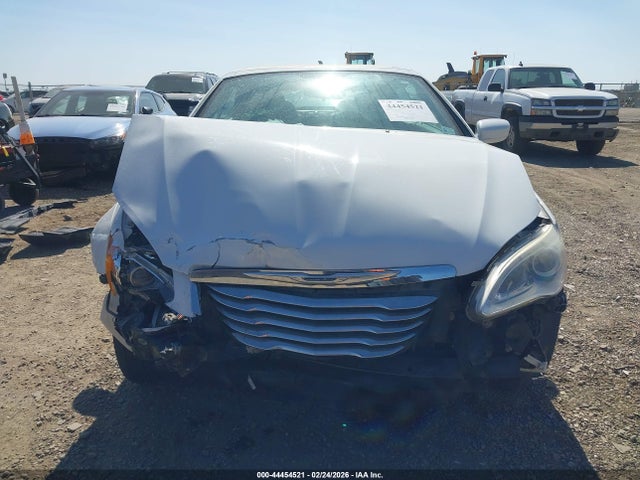 Продажа на аукционе авто 2013 Chrysler 200 Touring, vin: 1C3BCBEB5DN511979, номер лота: 44454521