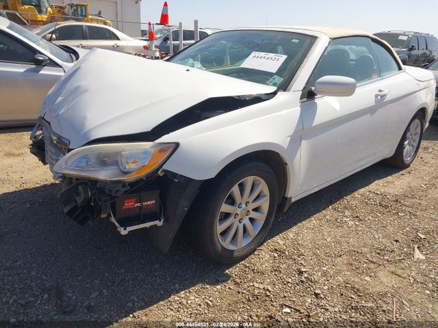 Продажа на аукционе авто 2013 Chrysler 200 Touring, vin: 1C3BCBEB5DN511979, номер лота: 44454521