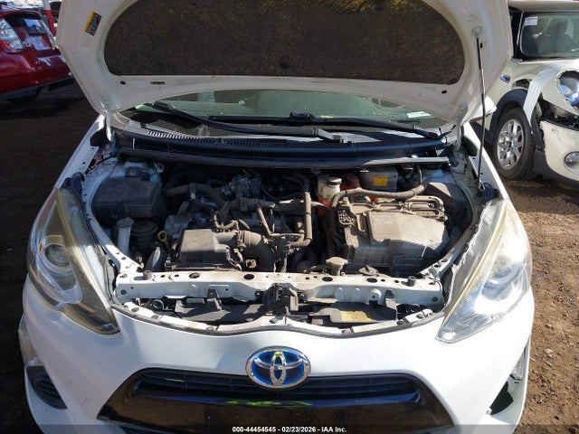 JTDKDTB31F1584000 Toyota Prius C Two