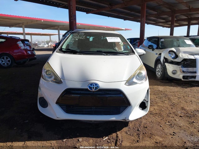 JTDKDTB31F1584000 Toyota Prius C Two