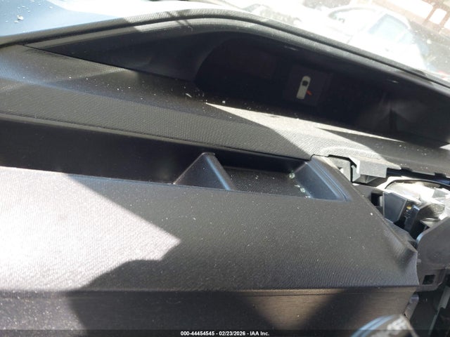 JTDKDTB31F1584000 Toyota Prius C Two