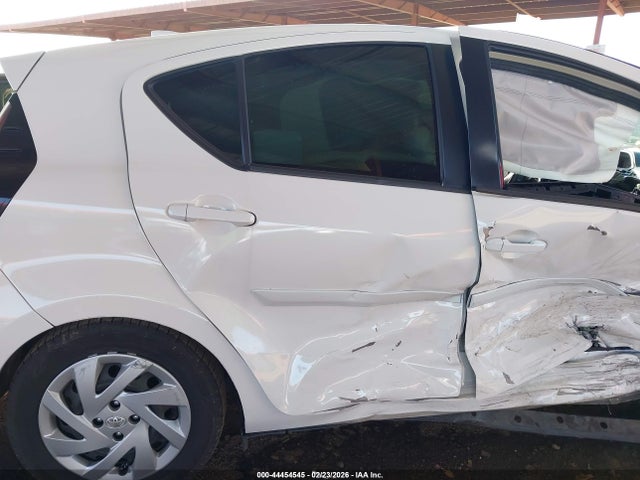 JTDKDTB31F1584000 Toyota Prius C Two