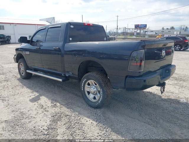 2017 RAM 2500 3C6UR5CL6HG726504 Photo 2